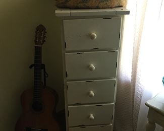 Jewelry cabinet