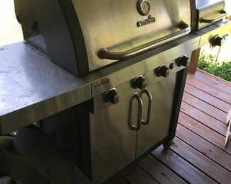 Gas grill