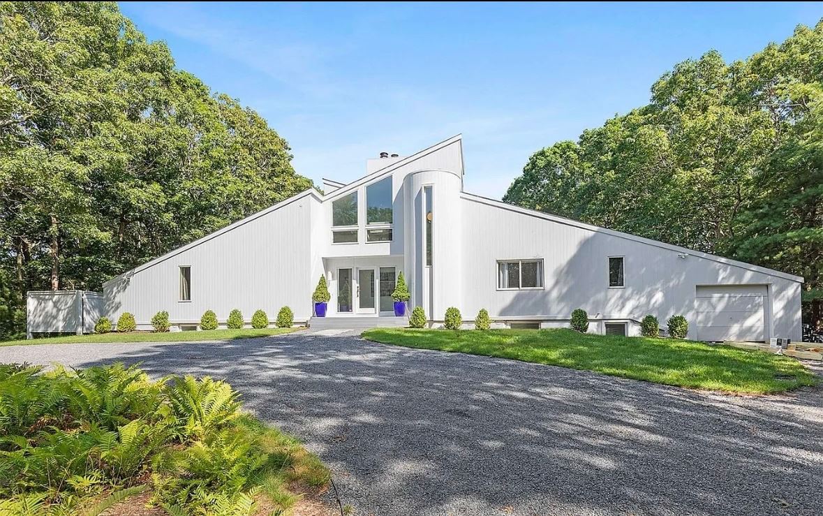 Estate sales by yasemin in East Hampton, NY starts on 6/9/2023