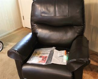 LIFT CHAIR -  NEVER USED