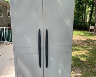 Rubbermaid Cabinets -2