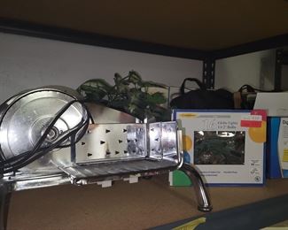 Electric meat slicer