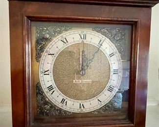 Working Seth Thomas electric mantle clock.