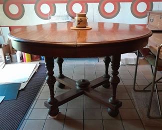 Round wood table