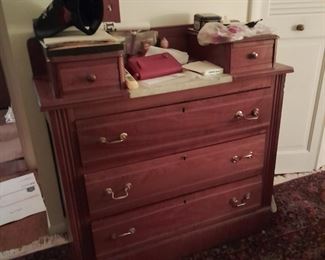 Dresser