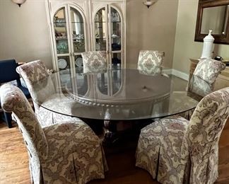 Noel Furniture Ornate Round Wood Table