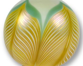 Lustre Art Pulled Feather Glass Globe Shade