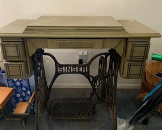 Vintage Singer Sewing cabinet