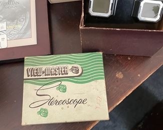Vintage Viewmaster stereoscope with accessories