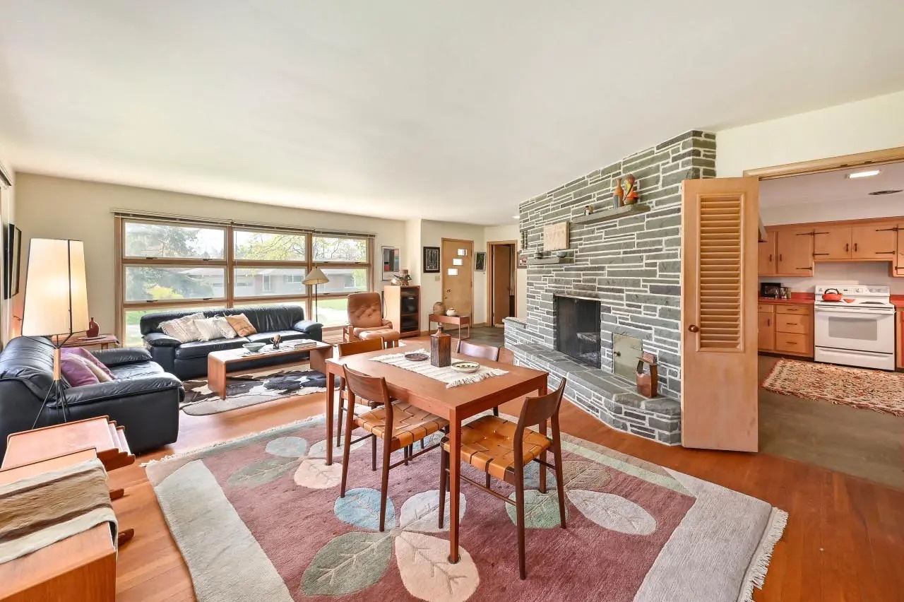 MIDCENTURY MODERN ESTATE SALE! in Milwaukee, WI starts on 6/10/2023