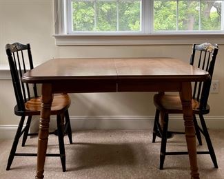 Hitchcock Table (4) Chairs