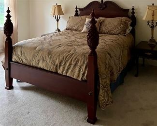 King Four Poster Bed with Pineapple Finials