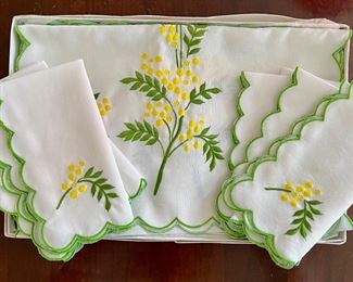 Tablecloth & Napkin Set