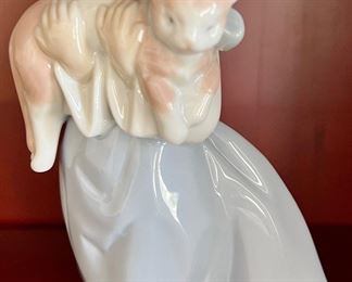 Lladro #6422 Figurine
