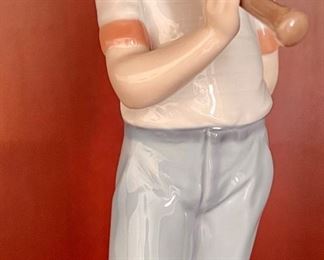 Lladro #7610 Figurine