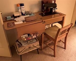 Kenmore sewing machine/table