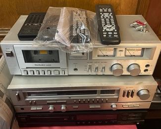 Technics M205 Casette player & Technics SA-222 FM/AM Stereo Receiver Amplifier Home Audio System