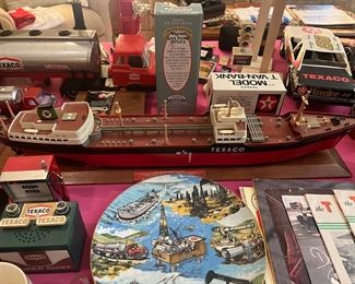 Vtg. Texaco SS North Dakota 27" Promo Toy Tanker Ship
