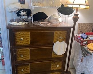 Matching chest of drawers to the armoire 