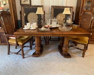 Double pedestal dining table, two leaves, 2 captain chairs and 4 side chairs