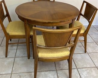 Vintage Dining Table w 3 Leaves and 6 Chairs