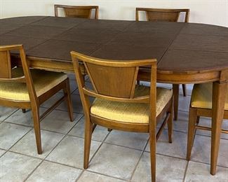 Vintage Dining Table w 3 Leaves and 6 Chairs