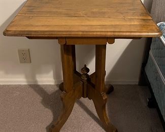 Vintage Table w Finial