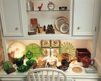 Rolling office chair, elegant green glass, decoys, ...