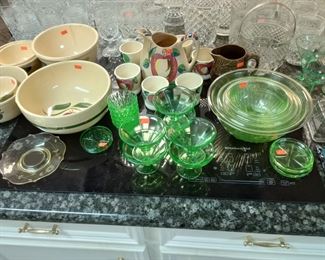 Vaseline glass, nesting bowls, ...