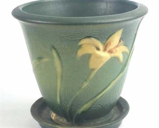 1946 Roseville Zephyr Lily Light Green Flower Pot