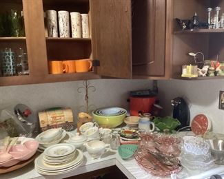 Pyrex bowls and more