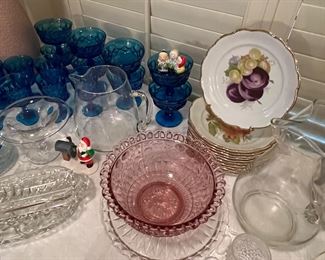 Several colors of vintage glassware 