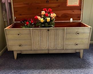 Lane Cedar Chest 