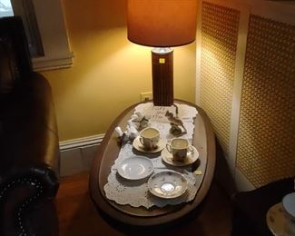 Coffee table, vintage lamp
