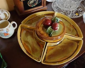 Vintage USA pottery hors d'oeuvre s service 