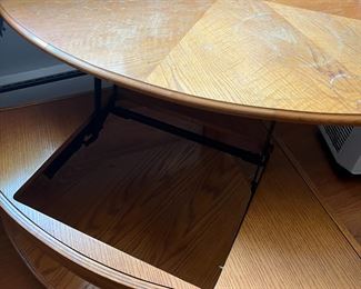 Adjustable, 2-tiered coffee table!