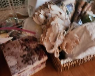 linens (sorry for the blur!)