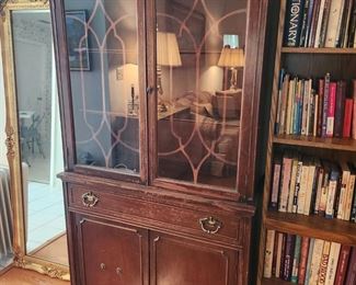 Decorative cabinet
