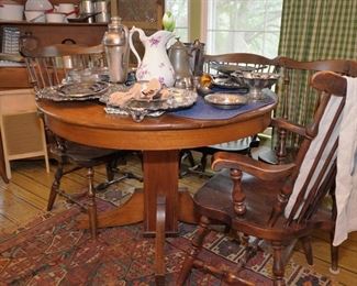 Oak dining table and 6 Windsor style chairs