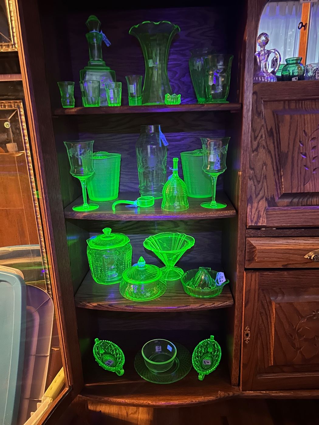 Over70pcs of Uranium Glass