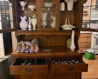 Lighted Hutch w/Glass Doors 