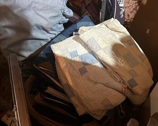 Twin Set of spreads and shams