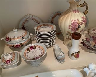 Fine porcelain sets