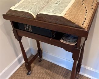 dictionary stand