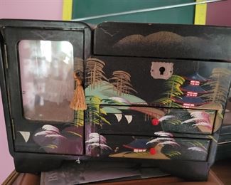 Vintage Jewelry Box $10