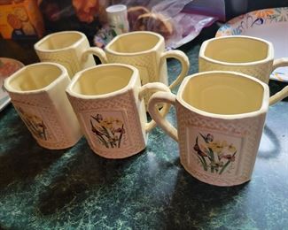 Lot of 6 mugs $15