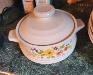 Flowers small porcelain pot $5