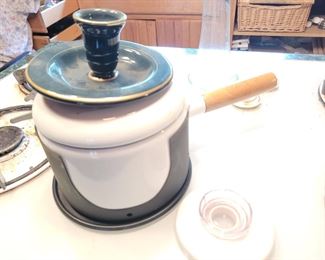 Fondue pot $8