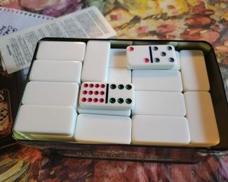 Dominoes Set $5