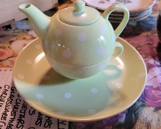 Green and white dots set $8